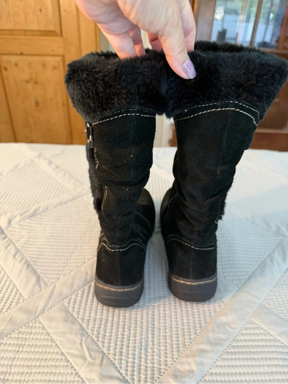 BareTraps Black Faux Fur Lined Winter Boots Sz 6